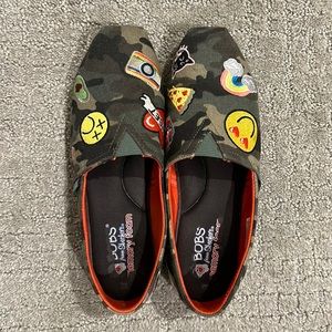 Bobs Skechers camo Slipon shoes with patches size 8